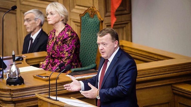 Løkke taler globalt og handler lokalt