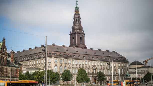 Vi skal hacke demokratiet før andre gør det
