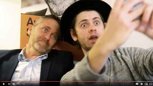 Partier flirter med YouTube-stjerner i jagten på unge vælgere