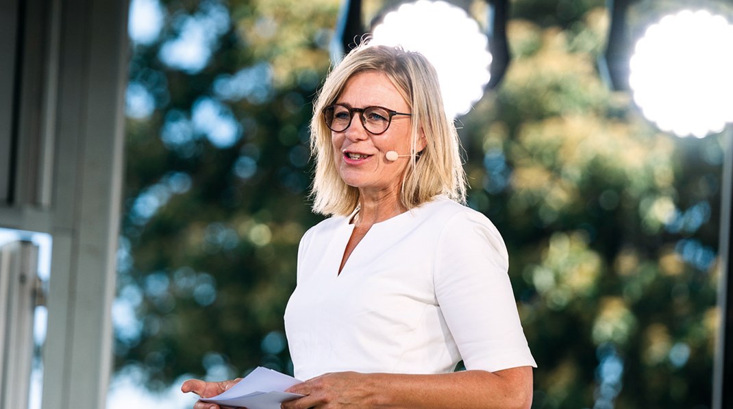 Hun skal holde regeringen i ørerne