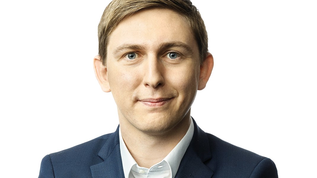 Han skal skabe ro efter kaotisk valg